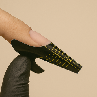 Cusrus sjablonen plaatsen voor gevorderde nagelsylistes 